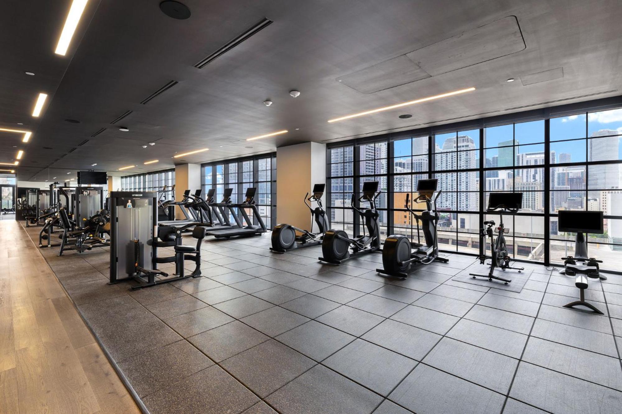 Appartamento On 44th Floor! W The Views & Free Parking *