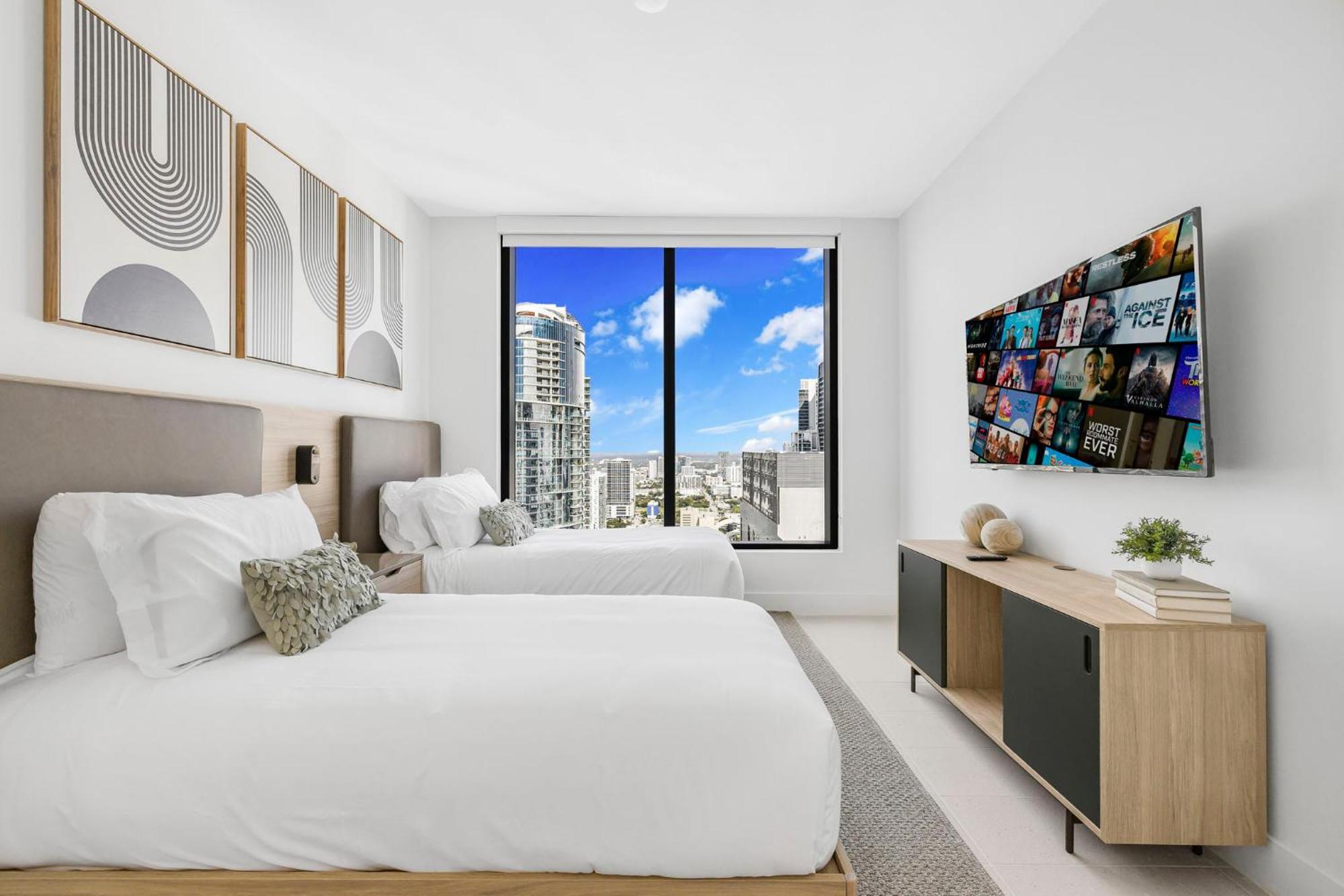 Apartment On 44th Floor! W The Views & Free Parking
