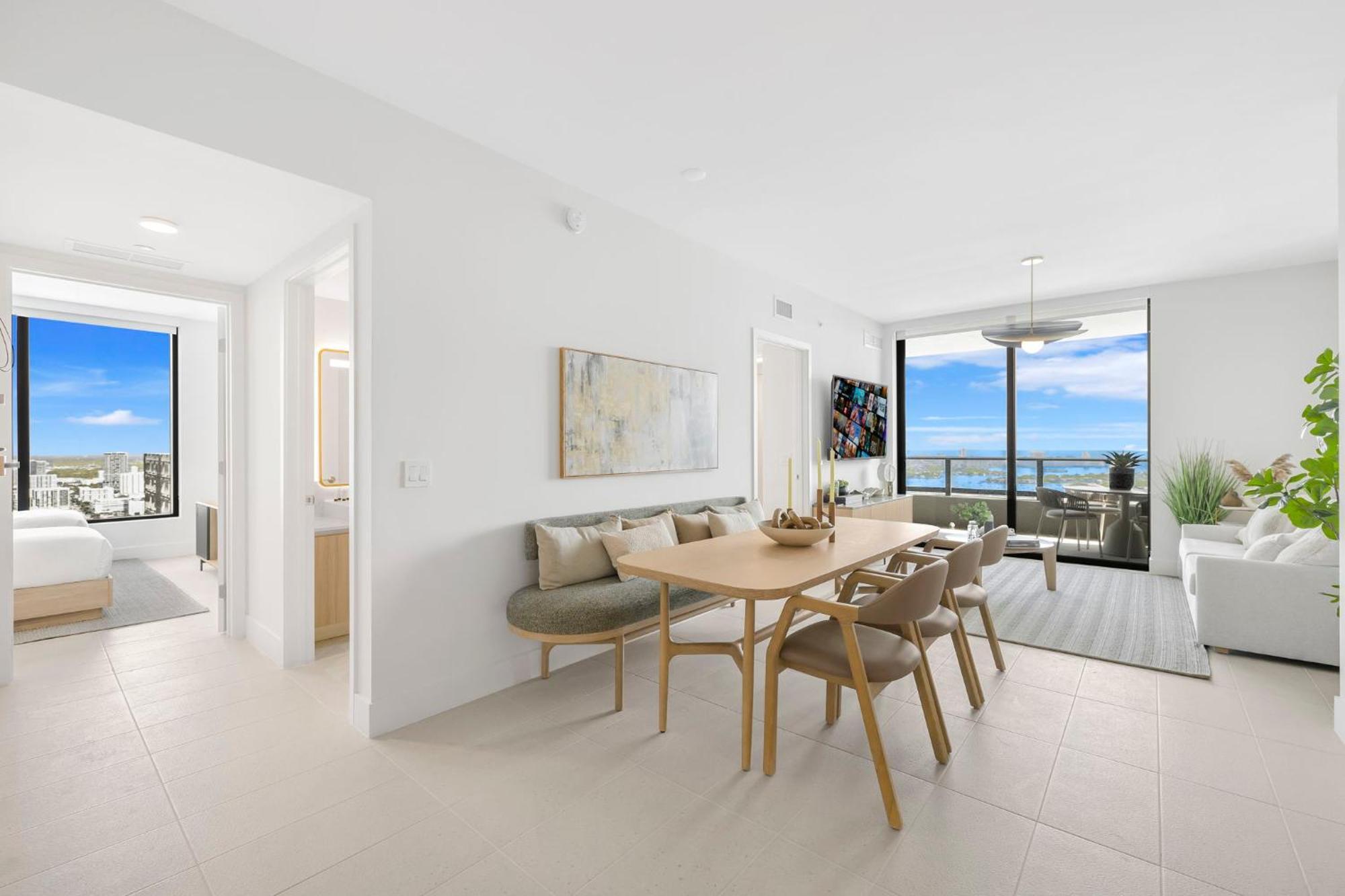 Apartment On 44th Floor! W The Views & Free Parking